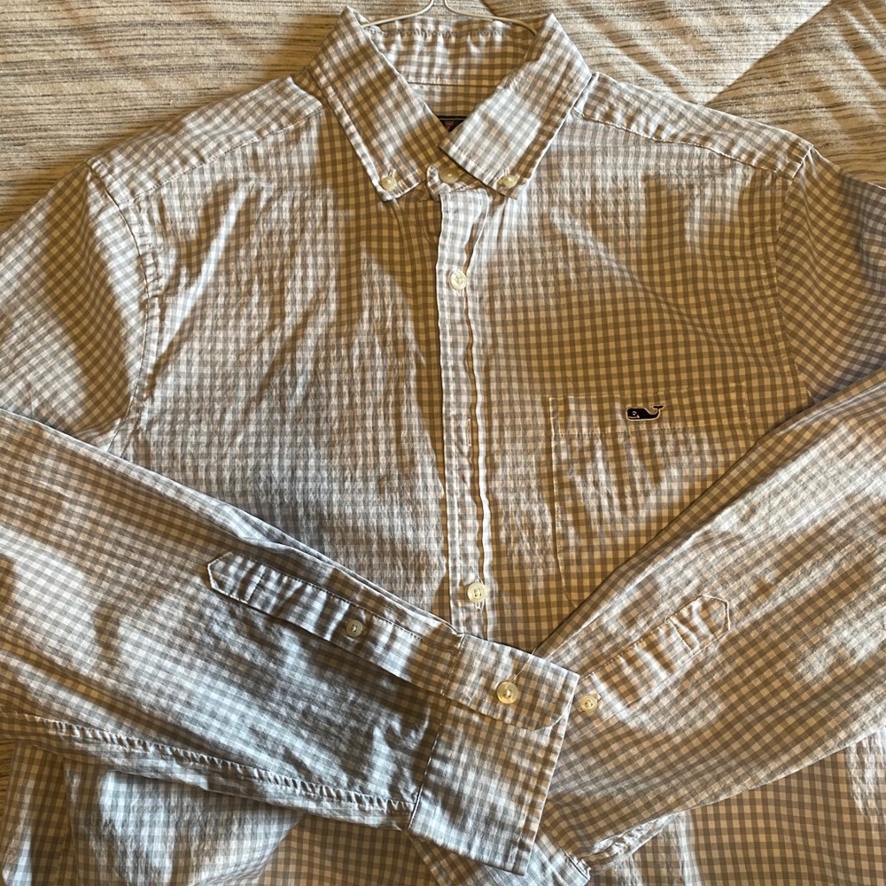 Men’s small Vineyard Vines Shirt